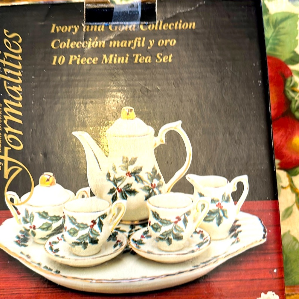 Formalities 10 piece mini tea original box, never used NEW